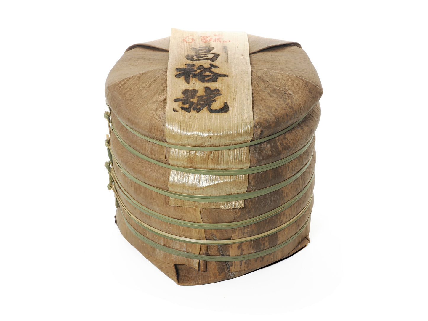 Traditional bamboo tong wrapper for Qian Gu Ling Ya