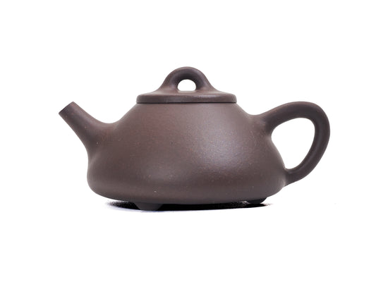 Front view of Shi Piao Yixing teapot 100ml