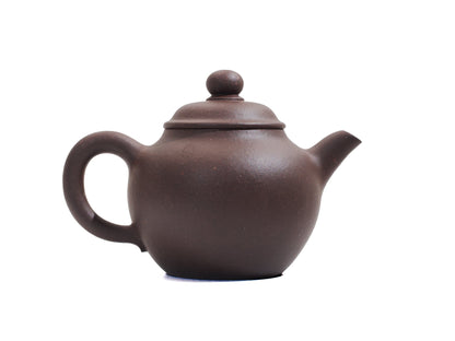 Right side view of Yi Gong Qiu Shui Yixing teapot, 50ml bronze-grade purple clay