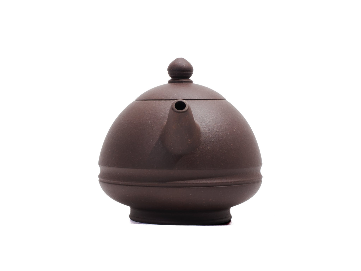 Front view of Yu Li Yixing teapot highlighting short spout and dome lid